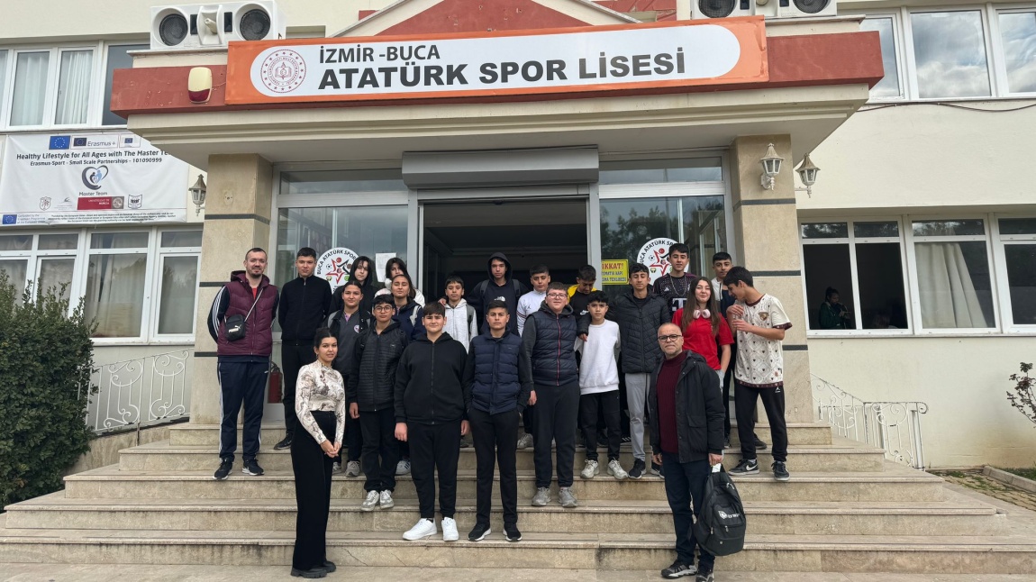 8. Sınıf Öğrencilerimizden Buca Atatürk Spor Lisesine Ziyaret